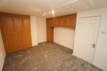 2 bedroom terraced house to rent - Photo 4