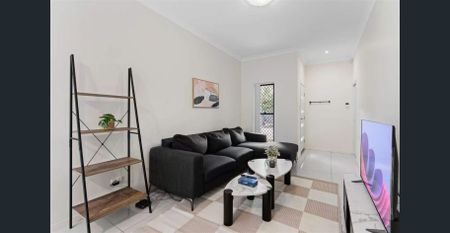 Fully furnished Townhouse $790/W - Photo 2