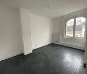 Location Appartement 5 pièces 130 m2 à Saint-Quentin - Photo 6
