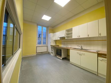 Location Appartement 3 pièces 70m² - Photo 3