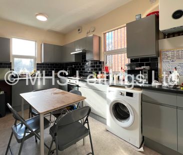 8 Bedroom Mid Terraced House for rent in Regent Park Terrace - Photo 6
