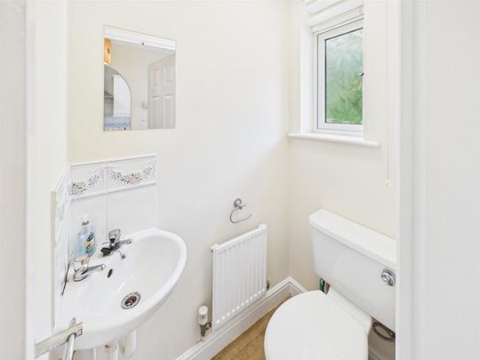 2 BED House To rent - Photo 1