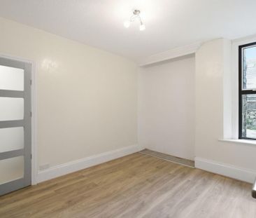 4 bedroom terraced house to rent - Photo 3