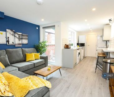 1 bedroom in a house share to rent - Photo 2