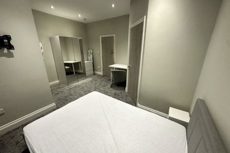 Dawlish Road - Photo 5