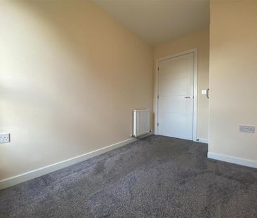 3 bedroom end of terrace house to rent - Photo 4
