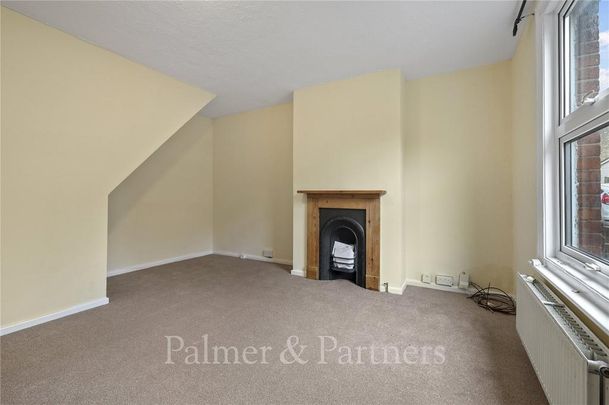 2 bedroom end of terrace house to rent - Photo 1