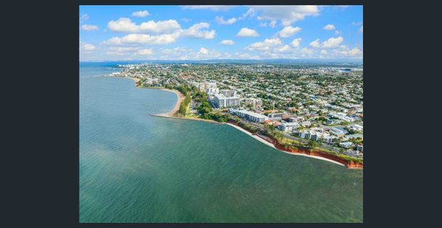 Beachside Bliss – Renovated 3-Bedroom Unit with Stunning Water Views - Photo 1