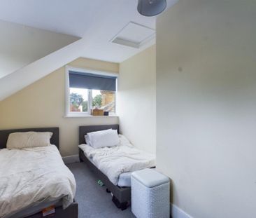 Shepperton Road, Staines-upon-Thames, Surrey,TW18 - Photo 4