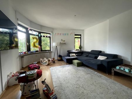 KREFELD-UERDINGEN: SCHÖNE 3,5-ZIMMER WOHNUNG IN RHEINNÄHE ZU MIETEN! - Photo 2