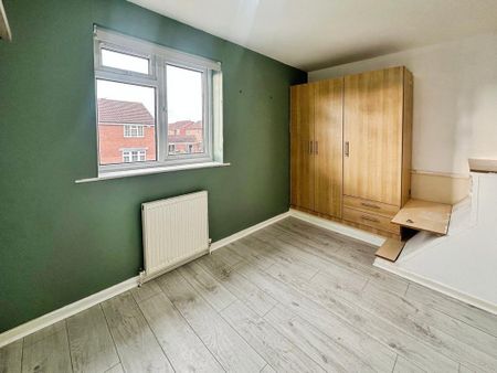 2 bedroom semi-detached house to rent - Photo 4