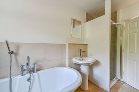 3 bedroom terraced house to rent - Photo 3