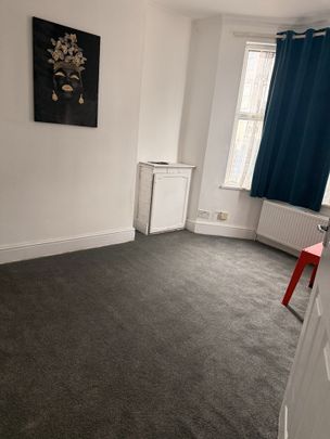 3 Bed Terraced House, Ashburnham Road, LU1 - Photo 1