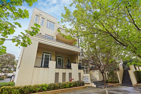 8/2 Graham Street, Port Melbourne - Photo 4