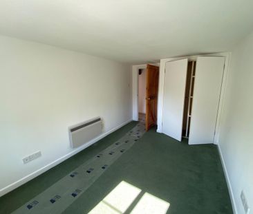3 bedroom detached house to rent - Photo 3