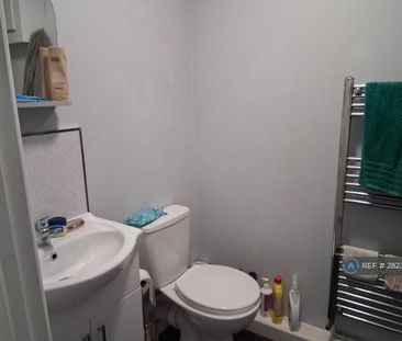 3 bedroom terraced house to rent - Photo 5