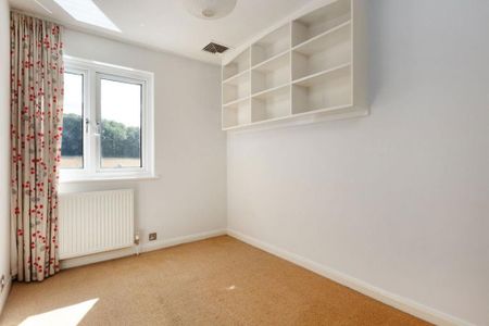 4 bedroom terraced house to rent - Photo 3