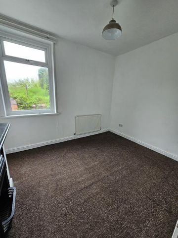 4 bedroom terraced house to rent - Photo 3