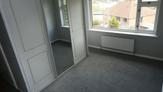 Hole House Lane, Stocksbridge, S36 1BS - Photo 1