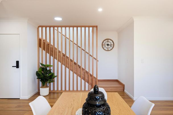 Executive style, fully furnished with all Utilities included - Photo 1