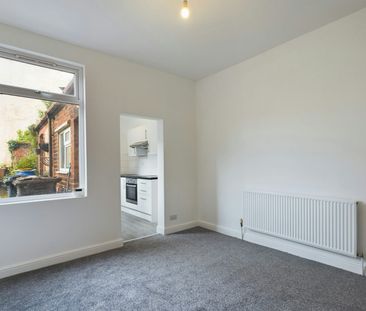Terraced House to rent on - Photo 2