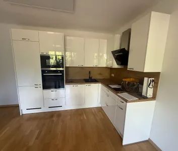 Topsanierte Wohnung in begehrter Lage - ideal für Singles oder Pärchen - Photo 1