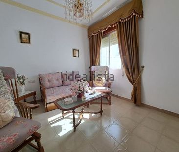 Alquiler de piso en Calle Velarde - Photo 1