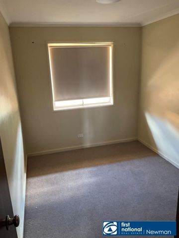 4 BEDROOMS, 1 BATHROOM - Photo 4