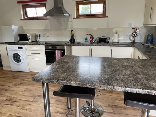 1 bedroom barn conversion to rent - Photo 1