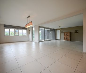 Riant 3-slaapkamerappartement met zicht op de vaart te Izegem - Foto 4