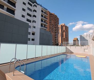 Renovated studio in heart of Bondi Junction**1st Open Inspection Th... - Photo 1