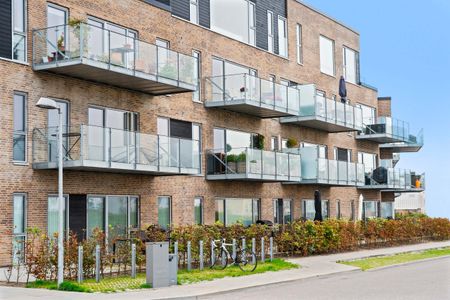 Rummelig 4-værelses lejlighed i Aalborg med gode faciliteter - Foto 3