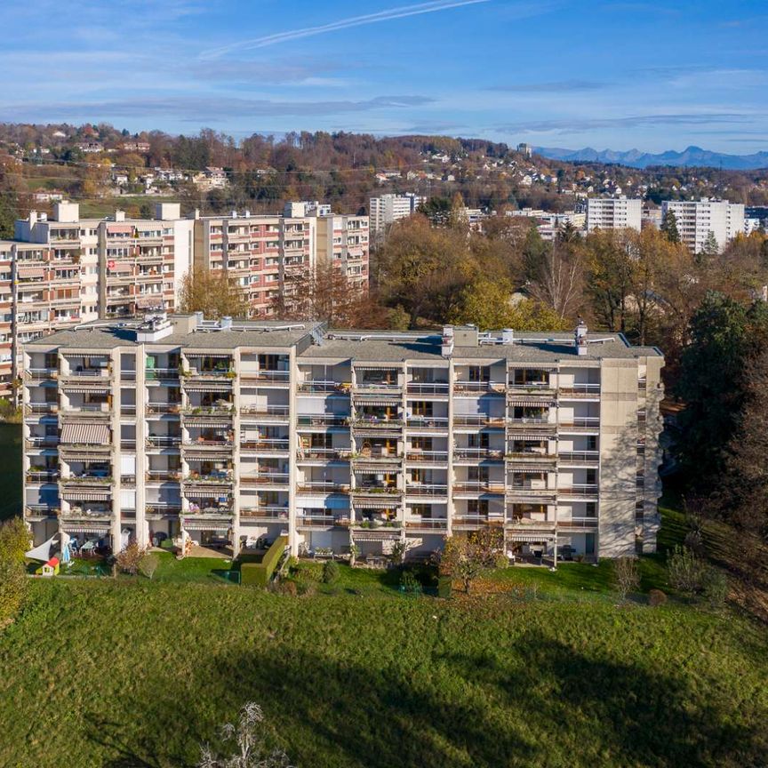 Appartement de 6 pièces au 1er étage avec balcon à Epalinges - Photo 2