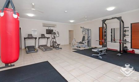 2 Bedroom First Floor - Fully Furnished - Break Lease - Photo 5