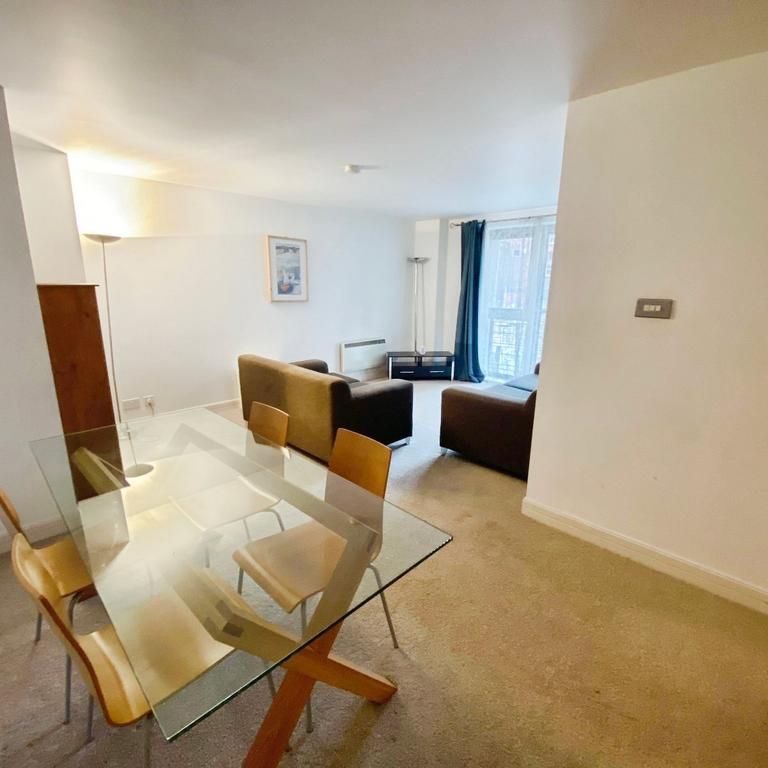 2 bedroom flat to rent - Photo 1