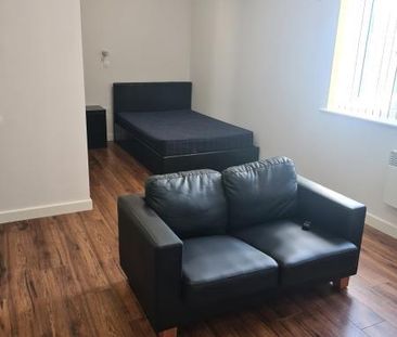 Studio to rent - Photo 6