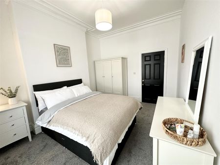 1 bed house share to rent in Bank Parade, Burnley, BB11 - Photo 2