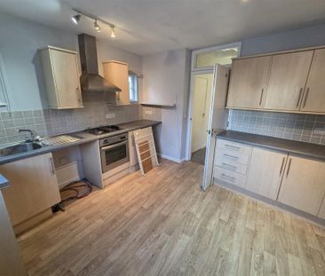 The Square, Wiveliscombe - Photo 5