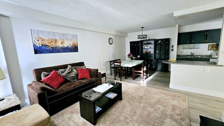 111 14 Ave SE, Calgary - Photo 4