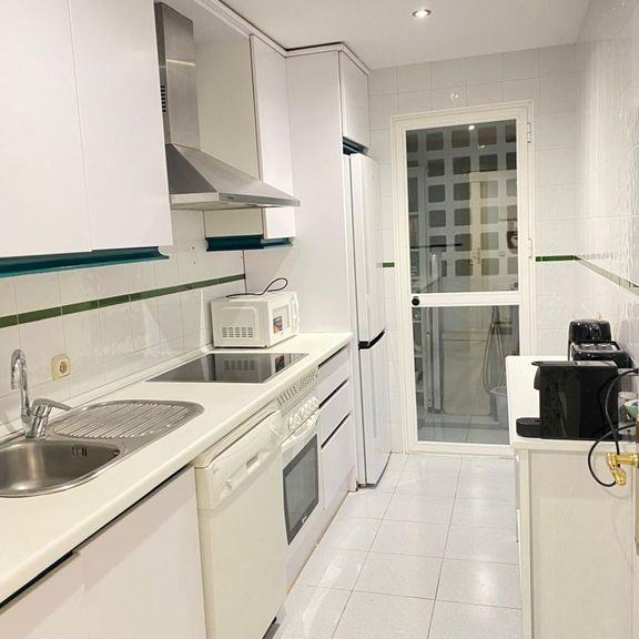 2 bedroom luxury Flat for rent in The Golden Mile, Spain - Photo 1