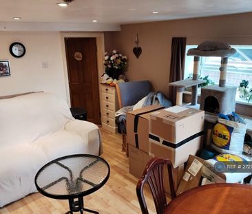 2 bedroom flat to rent - Photo 6