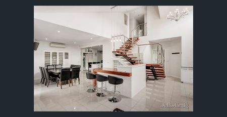 Luxury Living and Style! - Photo 5