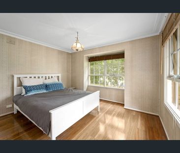 Spacious Three Bedroom Family Living - Photo 5