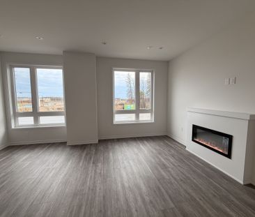 For Lease - 1424 19th Avenue, Richmond Hill, Ontario - Photo 1