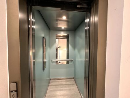 Stillvolle 2-Zimmer Gartenwohnung in ruhiger Lage umgeben von viel Grün! Gute Raumaufteilung mit südseitiger Freifläche - Photo 3
