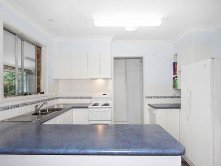 EAST TAMWORTH - Large 4 Bedroom Family Home... - Photo 3