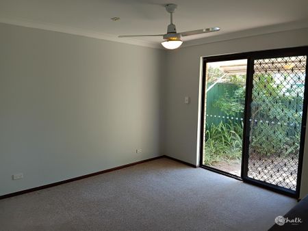 FAMILY HOME IN GREAT LOCATION !! - Photo 3