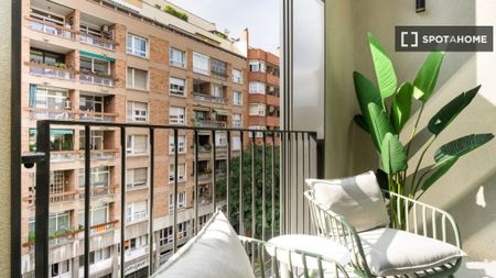 3 room luxury Apartment for rent in Barcelona, Spain - Photo 2