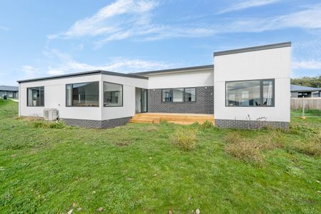 Near New Modern Home in Howrah Gardens - Photo 2