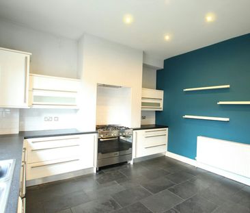 Terraced House to rent on - Photo 2